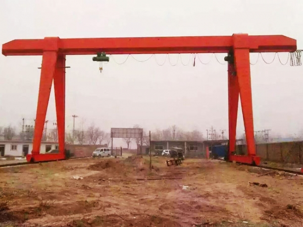 全包式門式起重機